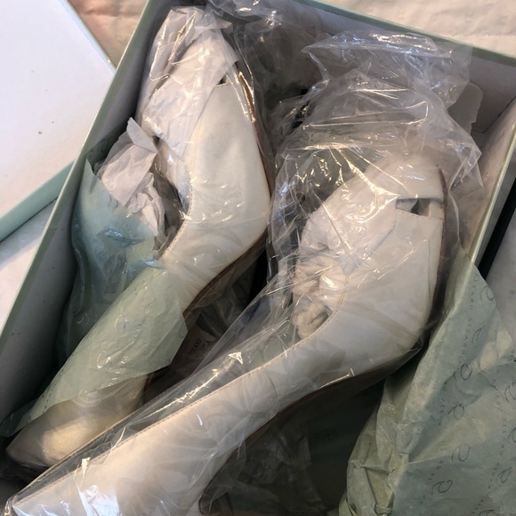 Bride Shoes - Picture 4 of 6